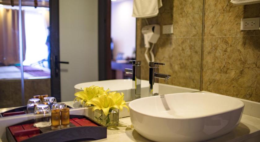 Image of Superior Triple 4