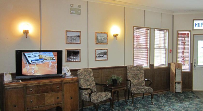 Triple J Hotel photo