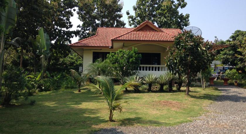 Image of Three-Bedroom House 9