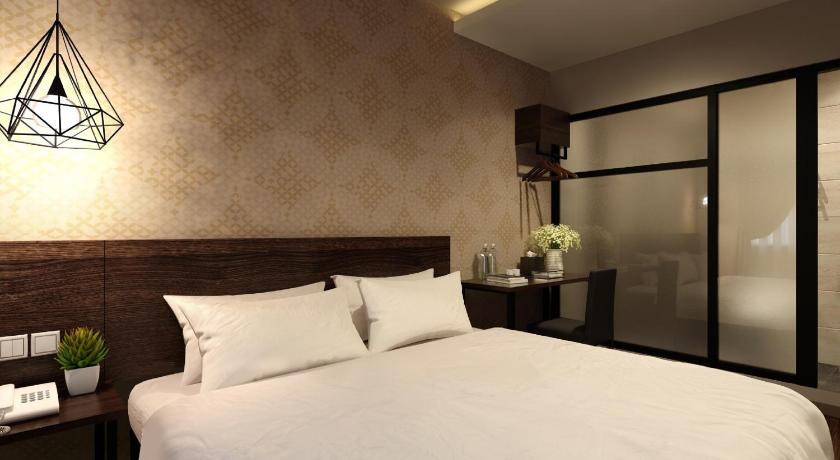 Image of King Room without Window 3