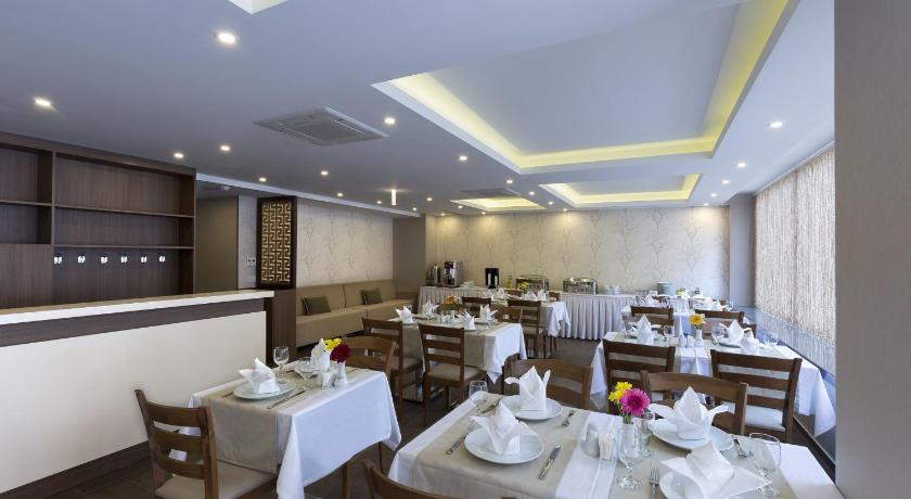 Regard Hotel - image 11