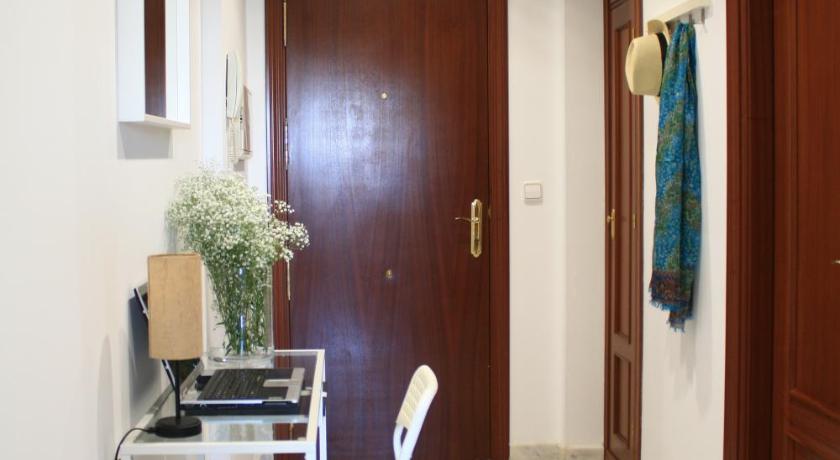 New* Near to the Mosque and historic center - image 29