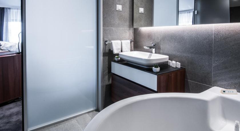 ベオグラード Best Western Premier Natalija Residence 4つ星 ホテル プール