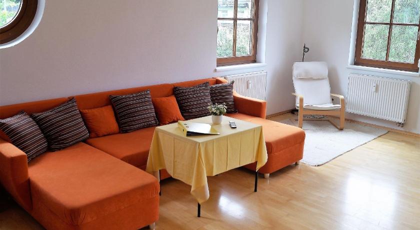 Ferienwohnung-Apartment Monika in Innsbruck-Igls — Hotel in Innsbruck