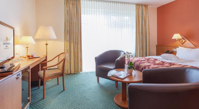 Image of Double Room with Balcony and Side View of the Sea 3