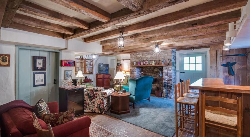 Lightner Farmhouse B&B photo