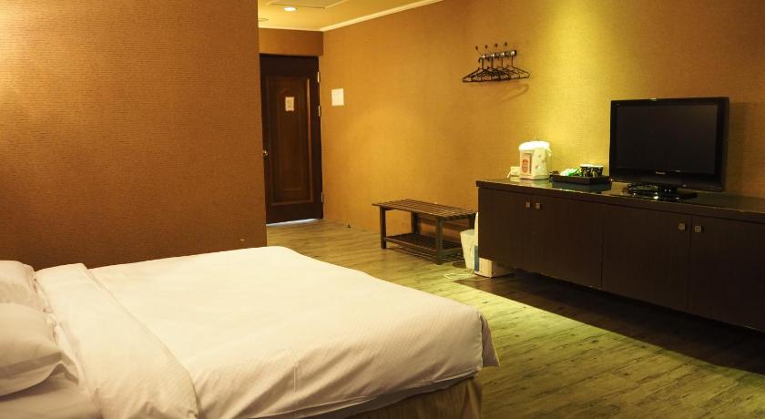Image of Economy Double Room without Garage and Elevator 7