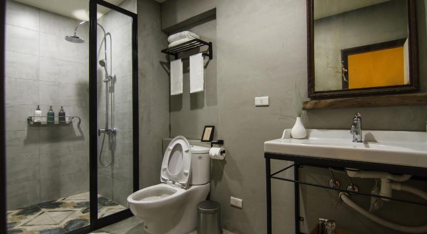 Image of Quad Family Room 6