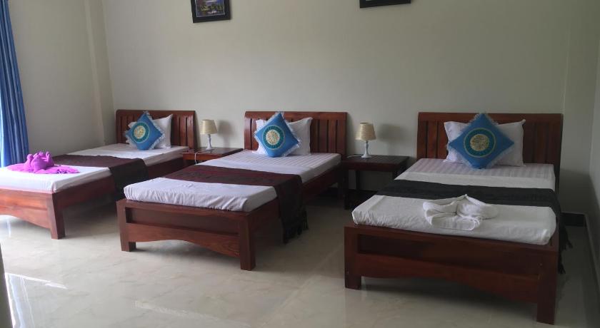 Image of Standard Triple Room 11