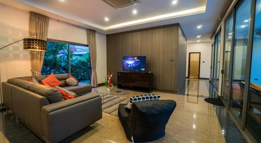 Image of Deluxe Five-Bedroom Villa with Private Pool 16