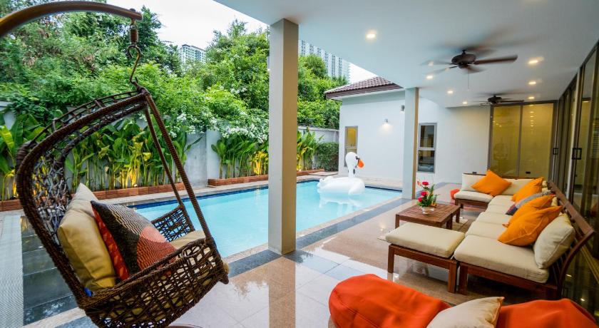 Image of Deluxe Five-Bedroom Villa with Private Pool 11
