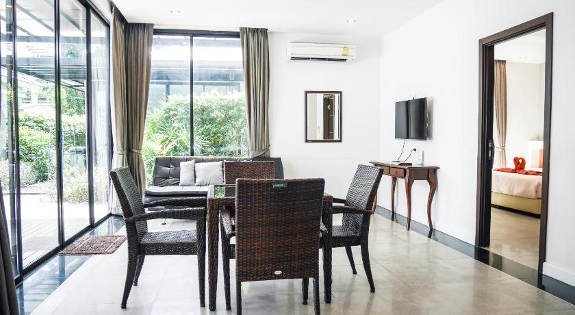 Image of Deluxe Three-Bedroom Villa with Pool View 15