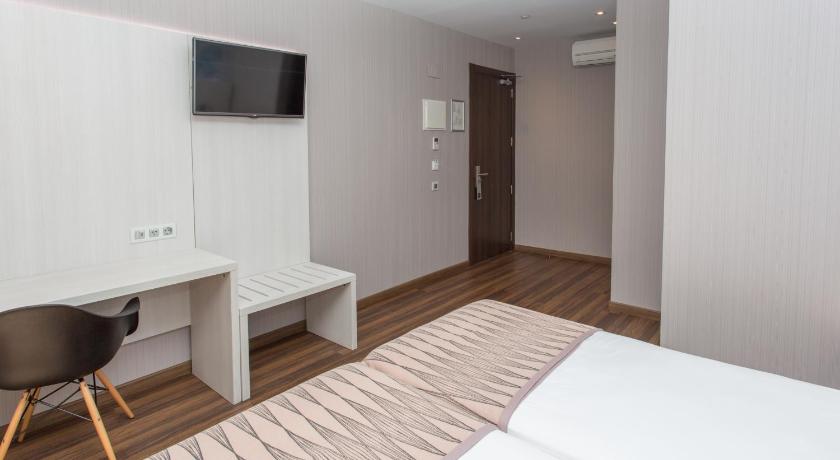 Hostal Operaramblas photo
