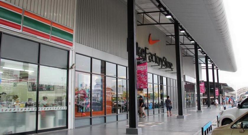 방콕 임팩트 - 챌린저 무앙 통 타니 서비스 아파트먼트 (IMPACT - Challenger Muang Thong Thani Serviced Apartment) 3성급 호텔 스위트룸