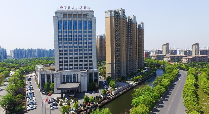 Suzhou Ramada Plaza Qiandeng Kunshan Hotel room