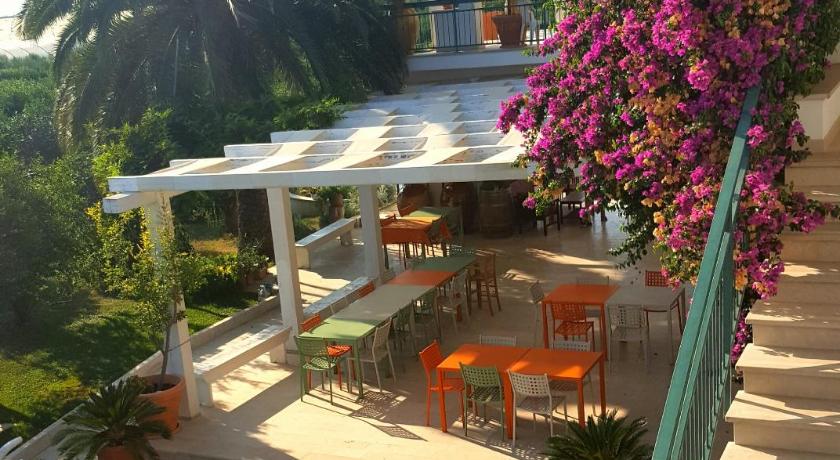 Agriturismo Donna Clementina — Hotel in Castellaneta
