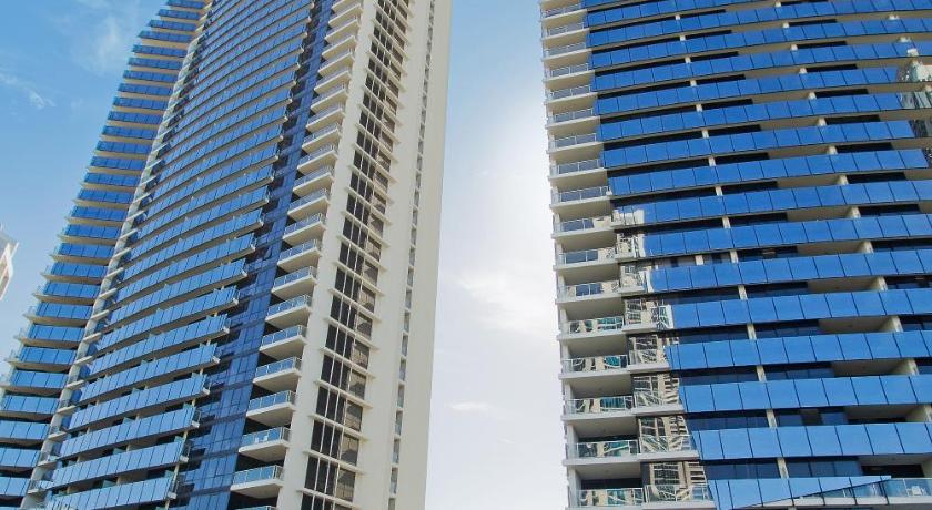 Circle on Cavill Surfers Paradise - GCLR photo