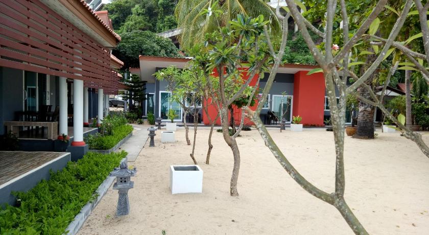 Maenam Villa Hotel - image 12