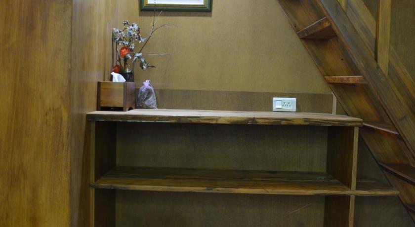 Image of Deluxe Family Suite 16