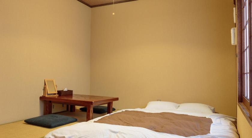 Image of Single Room with Shared Bathroom 1