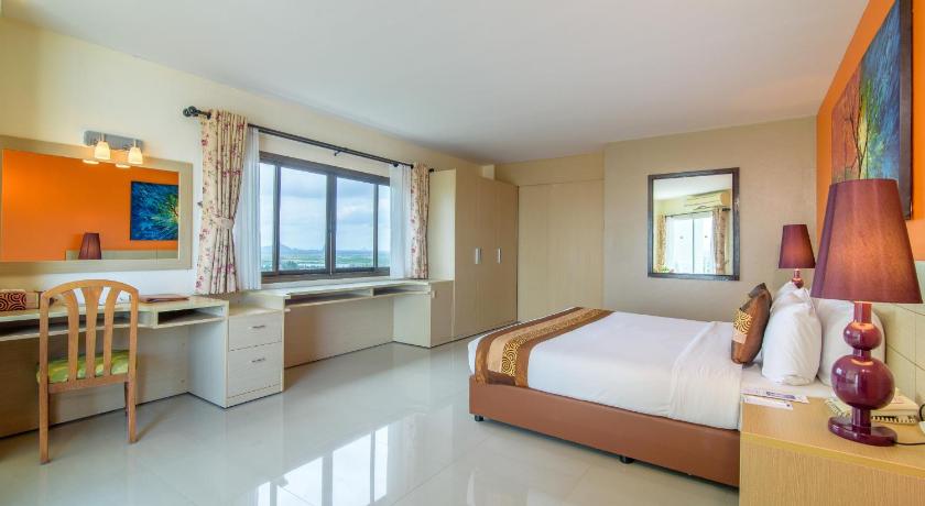 รูปของห้องโกลเด้นพรีเมียร์สวีทพร้อมวิว (Golden Premier Two view Suites) 3