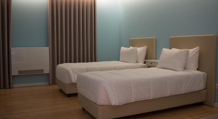 Feira Hostel &amp; Suites — Hotel in Santa Maria Da Feira