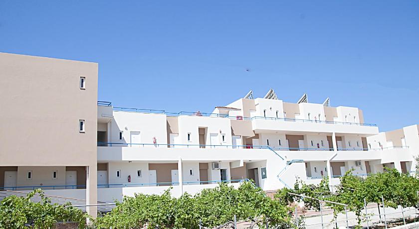 Ξενοδοχείο Αθηνούλα (Hotel Athinoula)