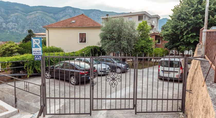 Apartments Moskov — Hotel in Kotor