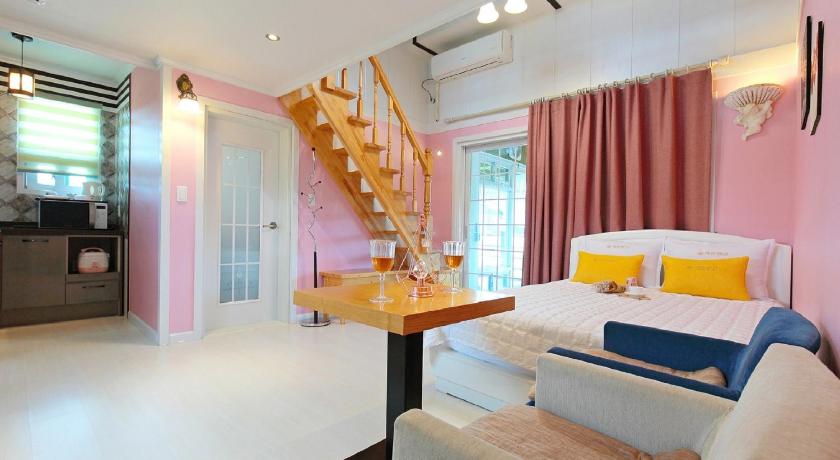 キョンジュ YJ Pension 2つ星 ホテル プール