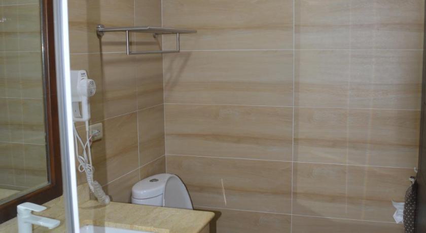 Image of Deluxe Family Suite 12
