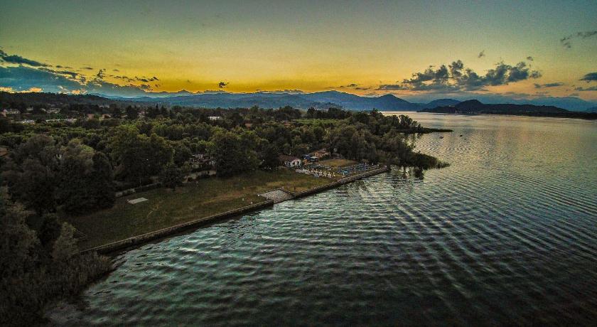 Ritratto sul Lago B&amp;B — Hotel in Dormelletto