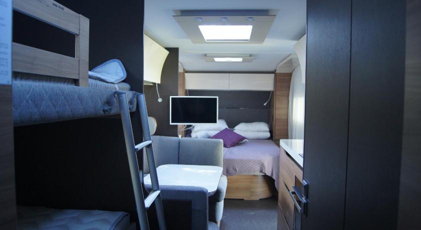 Image of Caravan 0