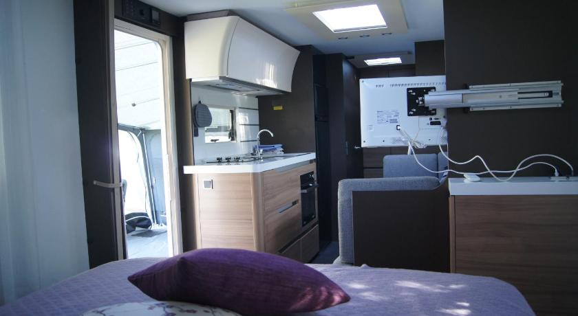 Image of Caravan 3