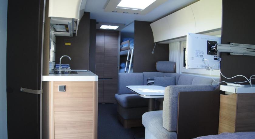 Image of Caravan 2