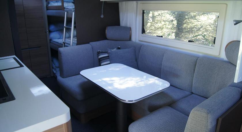 Image of Caravan 8