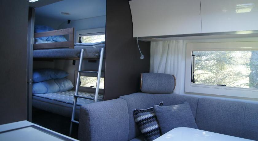 Image of Caravan 4