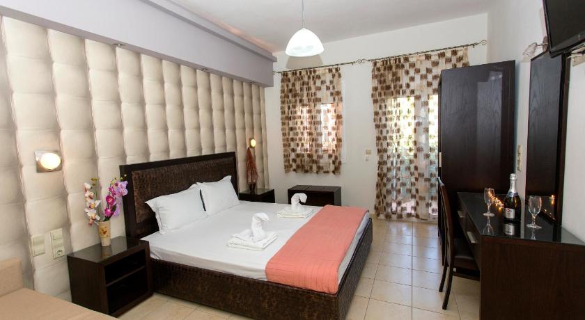 Studios Ristas 2 — Hotel in Parga