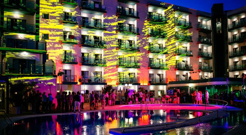 ホテル リチュアル トレモリノス 大人専用 Hotel Ritual Torremolinos Adults Only トレモリノス 安い料金 お得なプランを予約