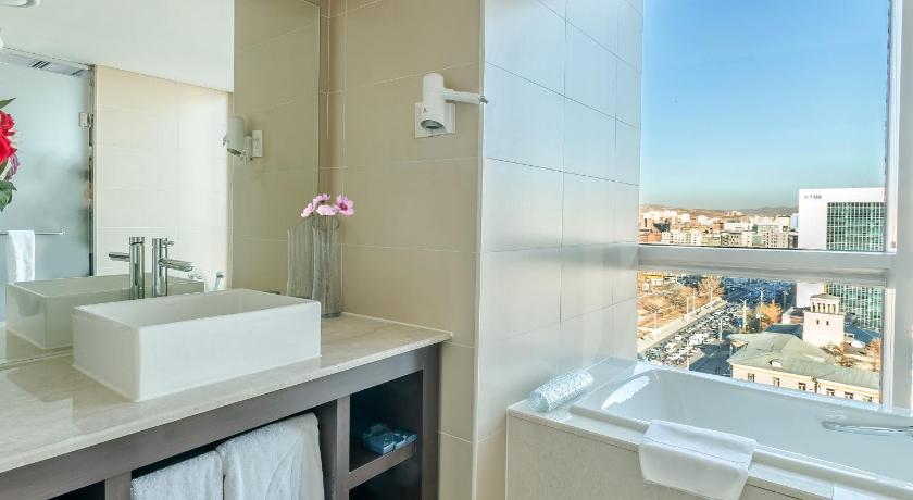 Image of Executive King Room 10