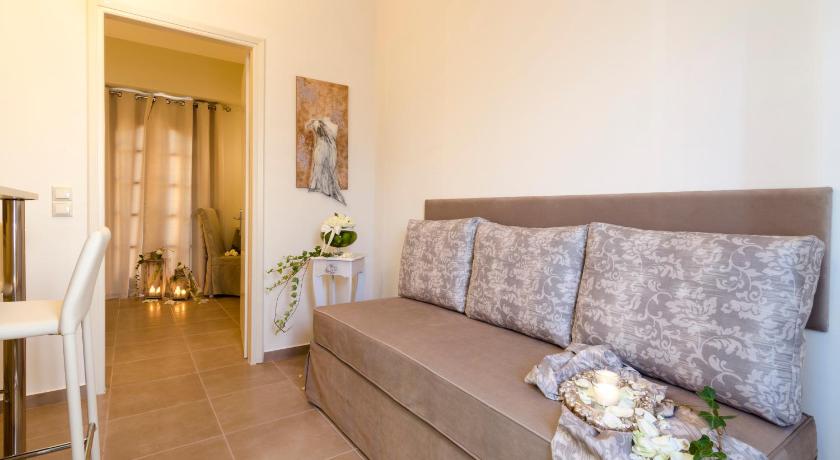 Image of Superior One Bedroom Apartment with Pool View 6