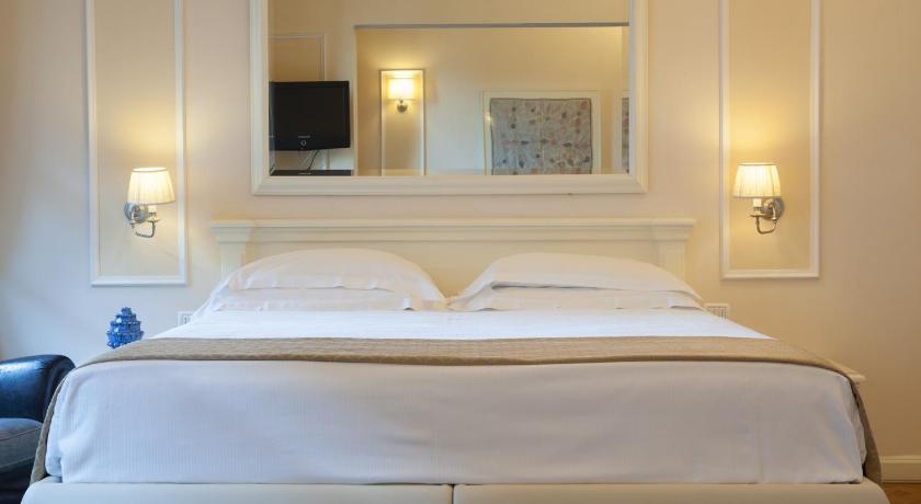 Image of Deluxe Apartment with Duomo View 5