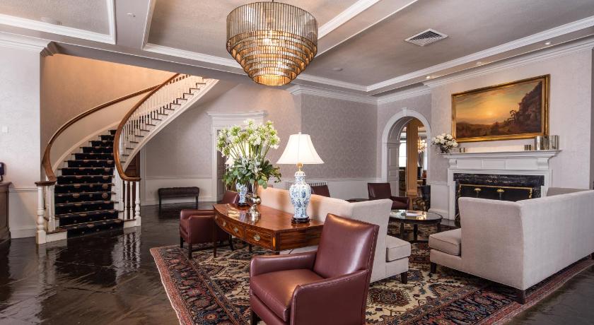The Tidewater Inn photo