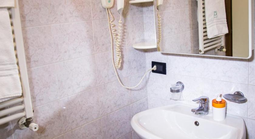 Bathroom, Groane Hotel Residence in Cesano Maderno