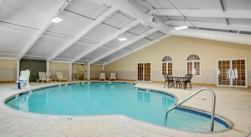 Days Hotel by Wyndham Toms River Jersey Shore photo