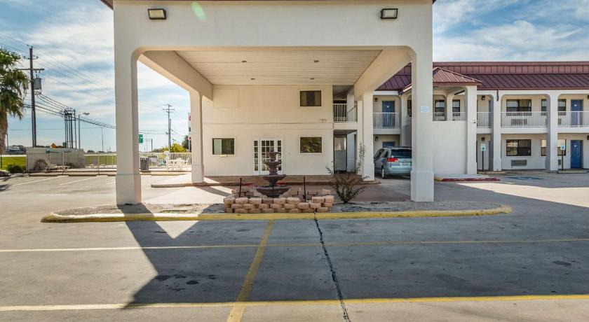 Motel 6-San Marcos, TX - North