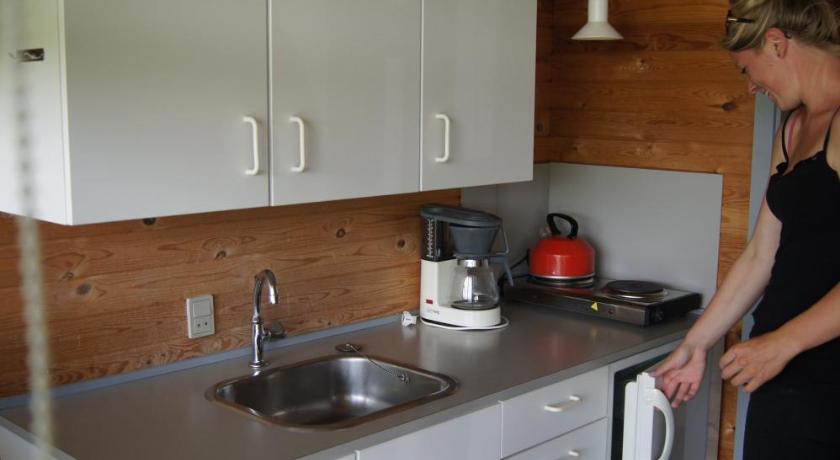 Image of Cottage with Shared Bathroom 9