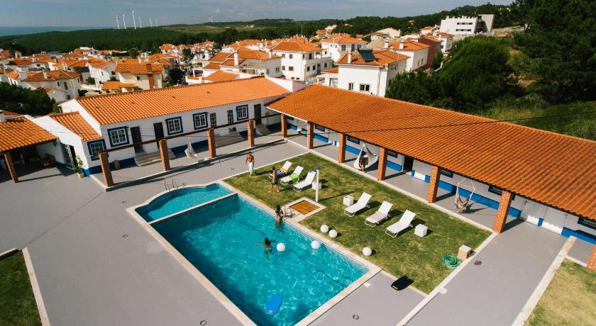 Zulla Nazare`s Surf Village — Hotel in Nazare