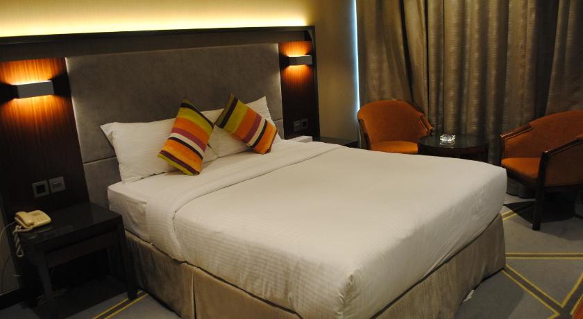 Image of Deluxe Double Room (2 Adults + 1 Child) 0