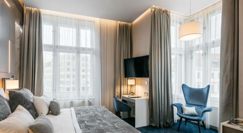 Image of King David Suite with Lounge and Spa Access 0