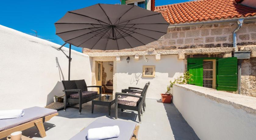 Cindro Apartment with Terrace photo